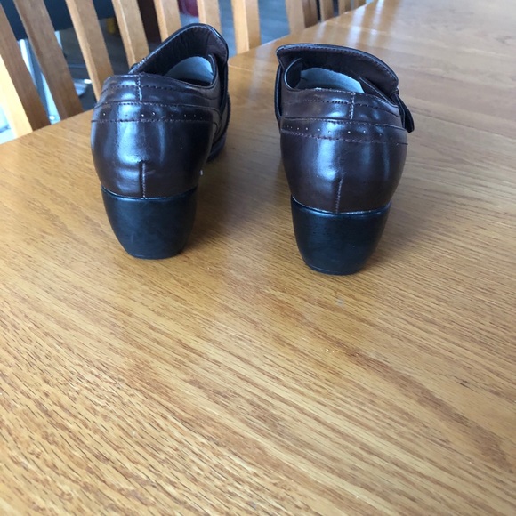 Woman shoes - Picture 3 of 4